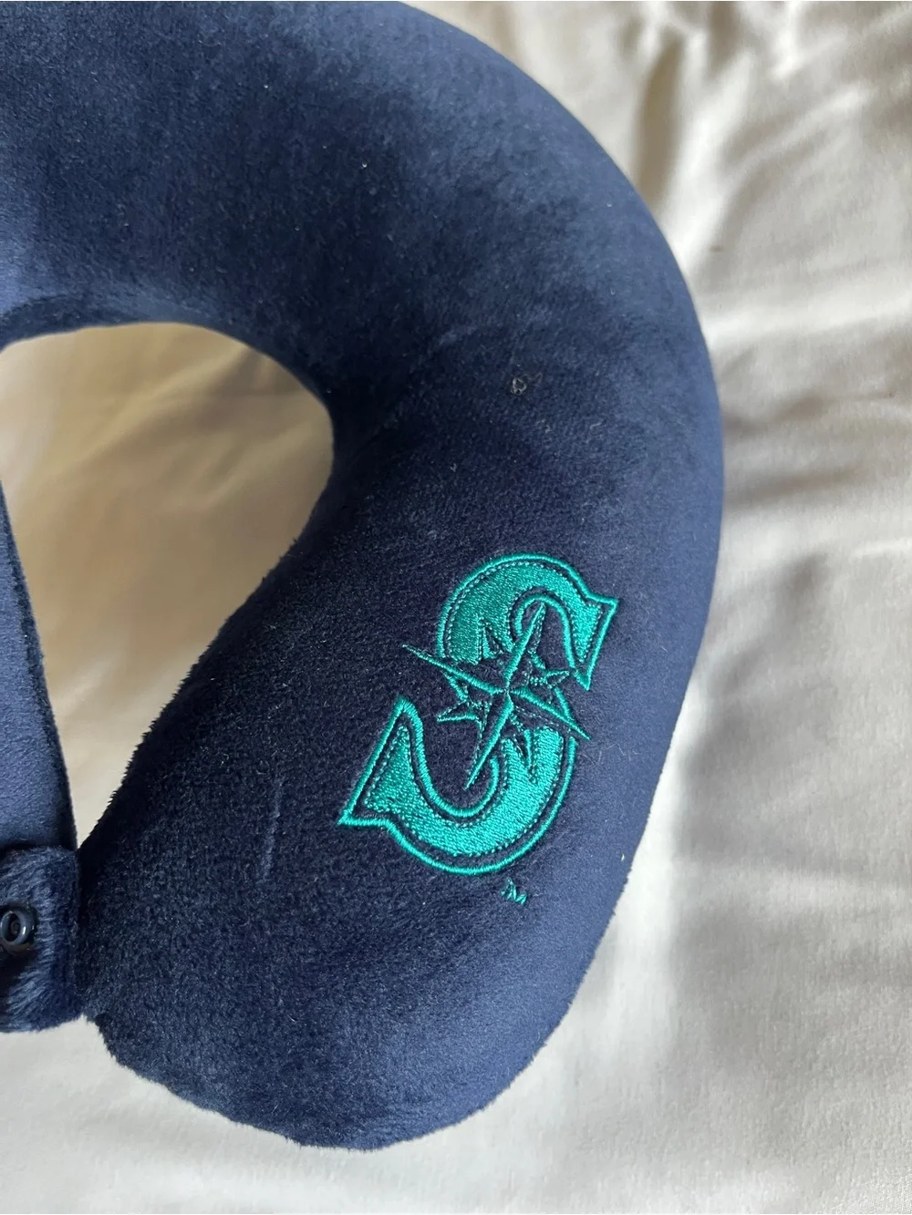 Seattle Mariners Navy Plush Blue Travel Neck Pillow Snap Closure 10